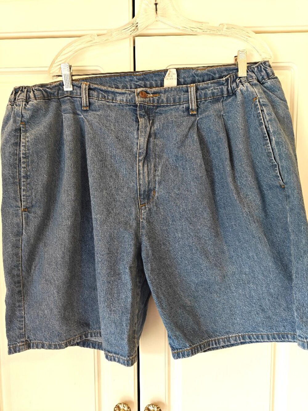 HB Men's Denim Shorts, Size 42/8.5, like new